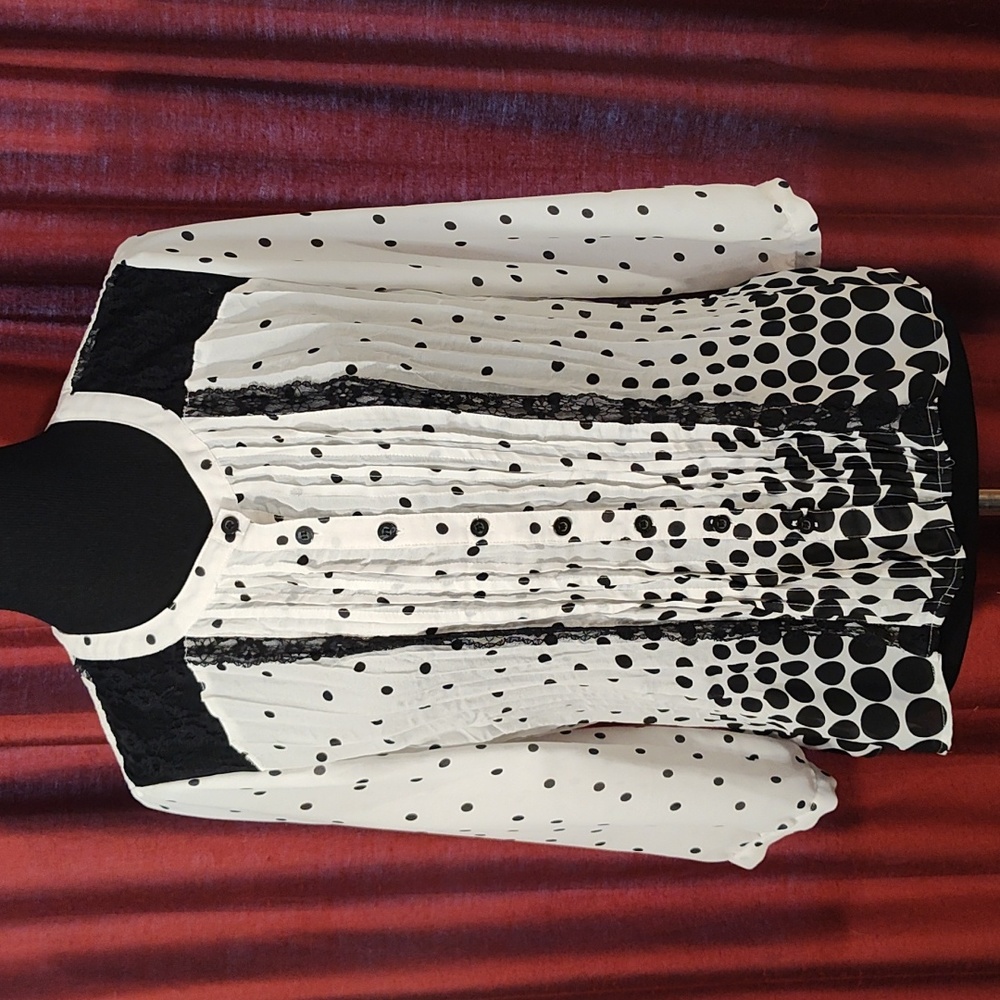 Blouse top black n white